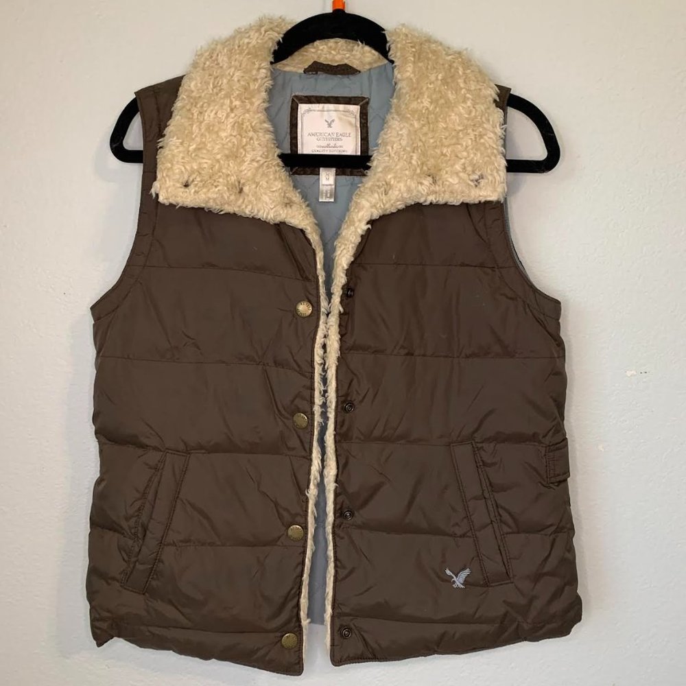 American Eagle Brown Puffer Vest